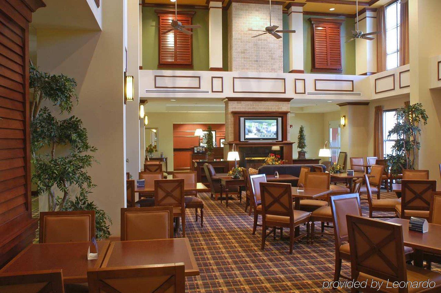 Hampton Inn & Suites By Hilton Plymouth Restaurant photo